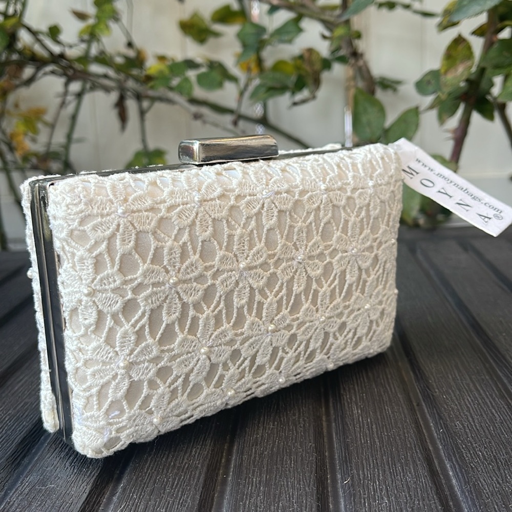 Moyna NYC - Ivory Lace Clutch
